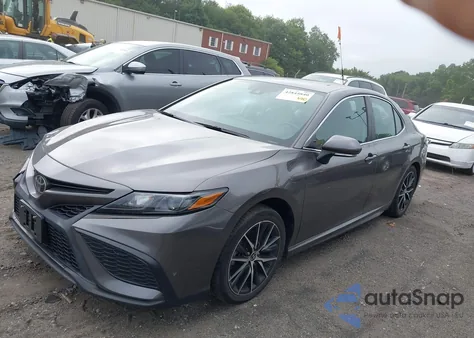 2021 Toyota Camry Se Awd z USA, uszkodzony, nr VIN 4T1T11BK2MU028715